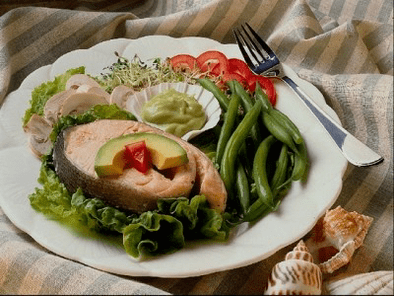 peixe com legumes está incluído na dieta para perda de peso